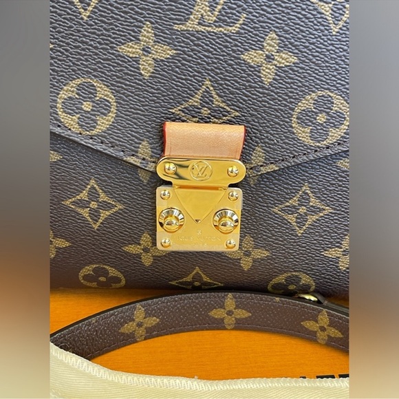 LOUIS VUITTON • M44875 • Pochette Métis
• Monogram Purse Bag - Picture 5 of 13